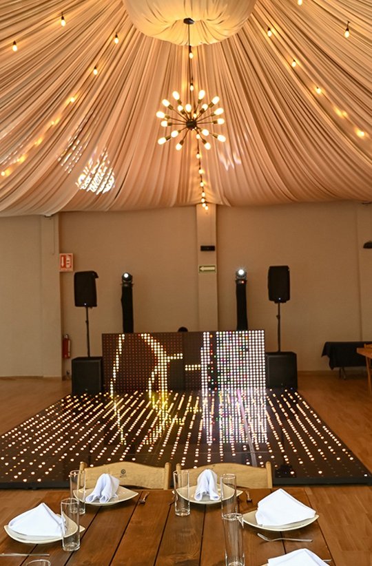 Mesa de banquete elegante en Sakura Jardín y Salón Metepec